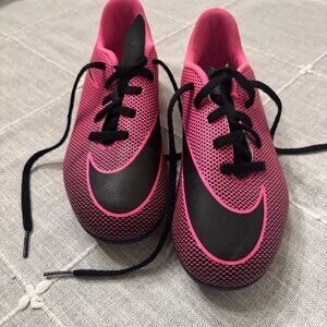 NWOT - Girls 3Y Nike Soccer Cleats
